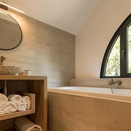 Holiday home Chalet Pleine Nature A Roy Marche-en-Famenne